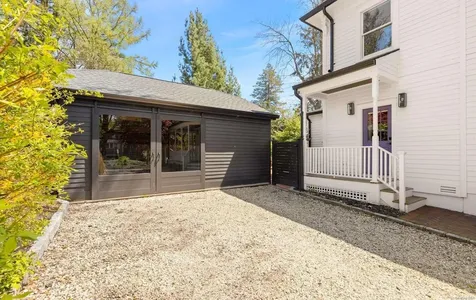 13 Hansen Place Sea Cliff NY 11579