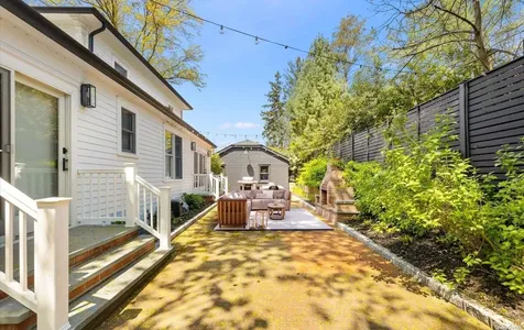 13 Hansen Place Sea Cliff NY 11579