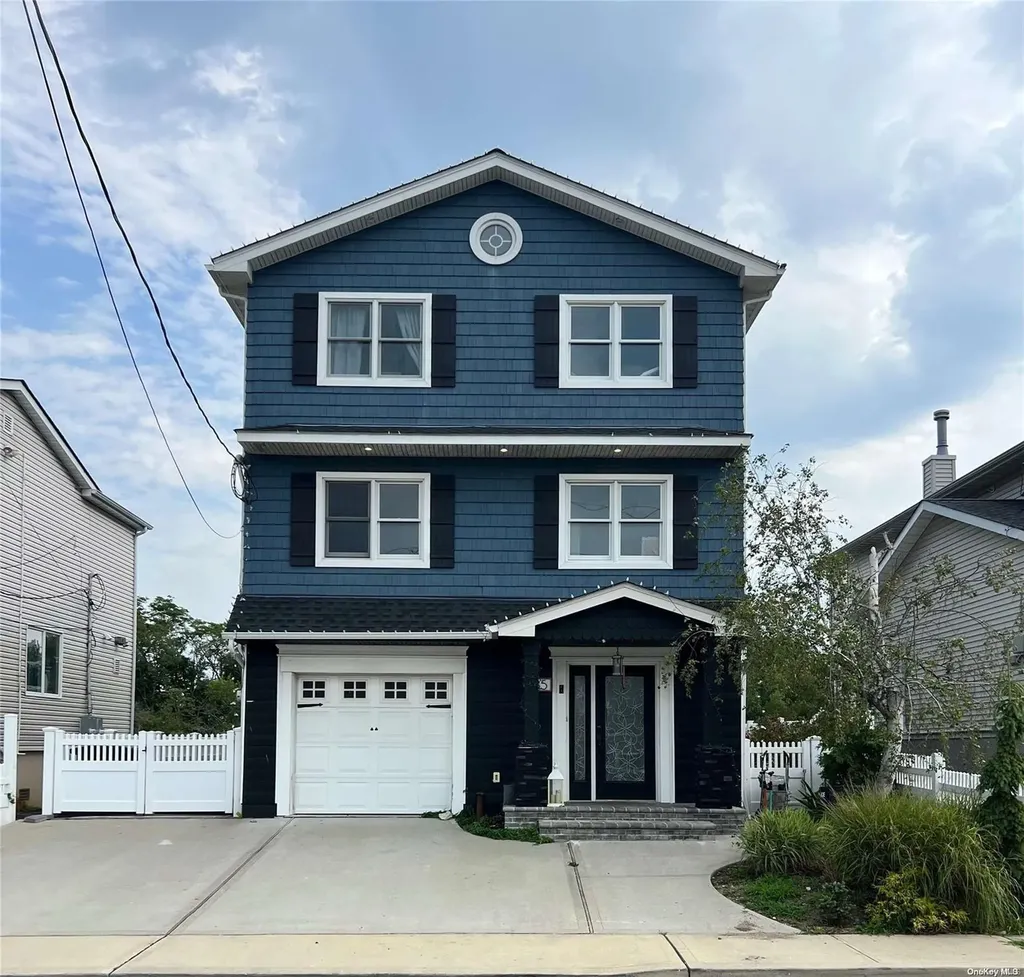 35 Redfield Road Island Park NY 11558