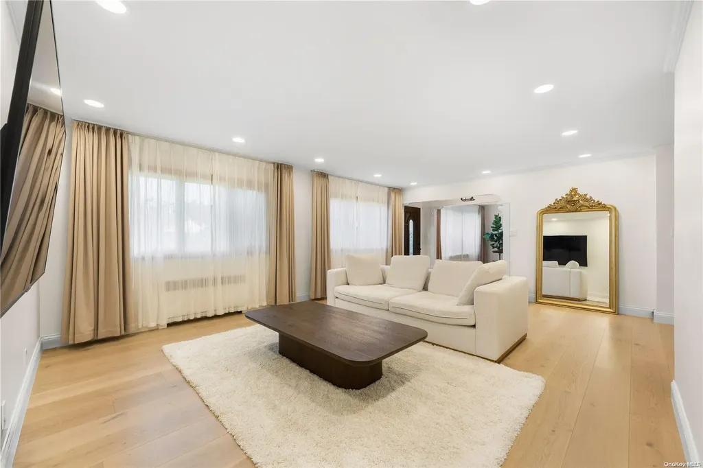 21 Williams Avenue Syosset NY 11791