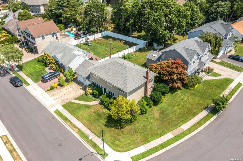 21 Williams Avenue Syosset NY 11791