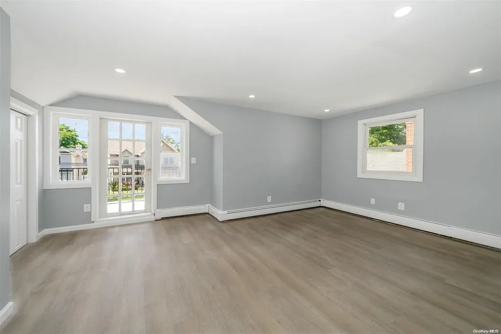 80 Evergreen Avenue Lynbrook NY 11563