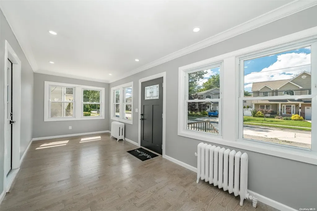 80 Evergreen Avenue Lynbrook NY 11563
