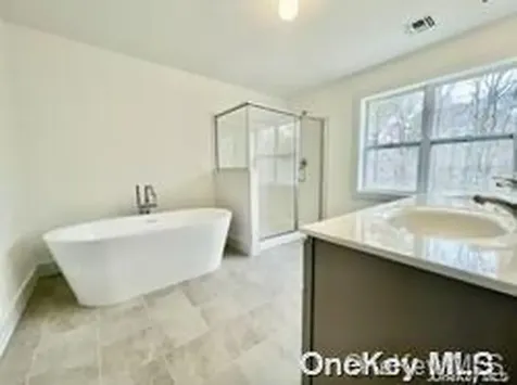 28b N Petty Lane Medford NY 11763