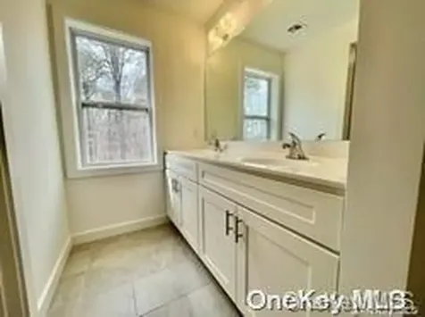 28b N Petty Lane Medford NY 11763