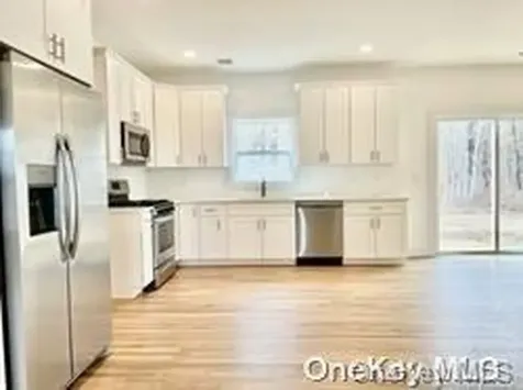 28b N Petty Lane Medford NY 11763