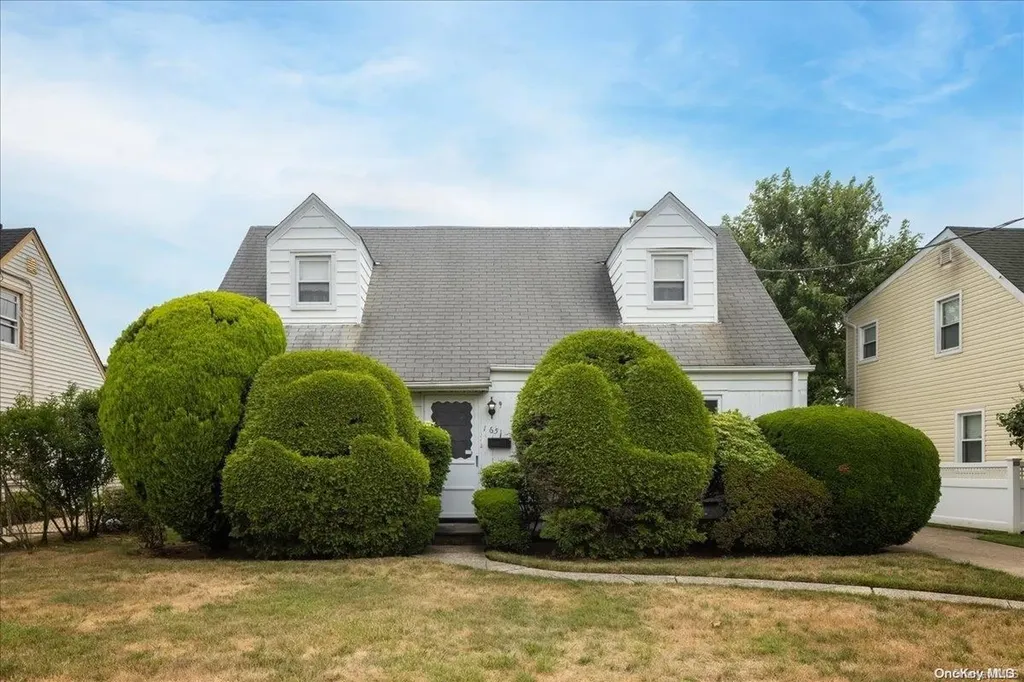 165 Derby Street Valley Stream NY 11581