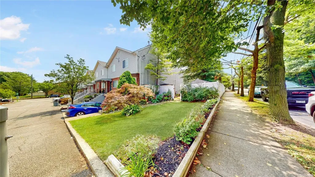 128 Cody Place Staten Island NY 10312