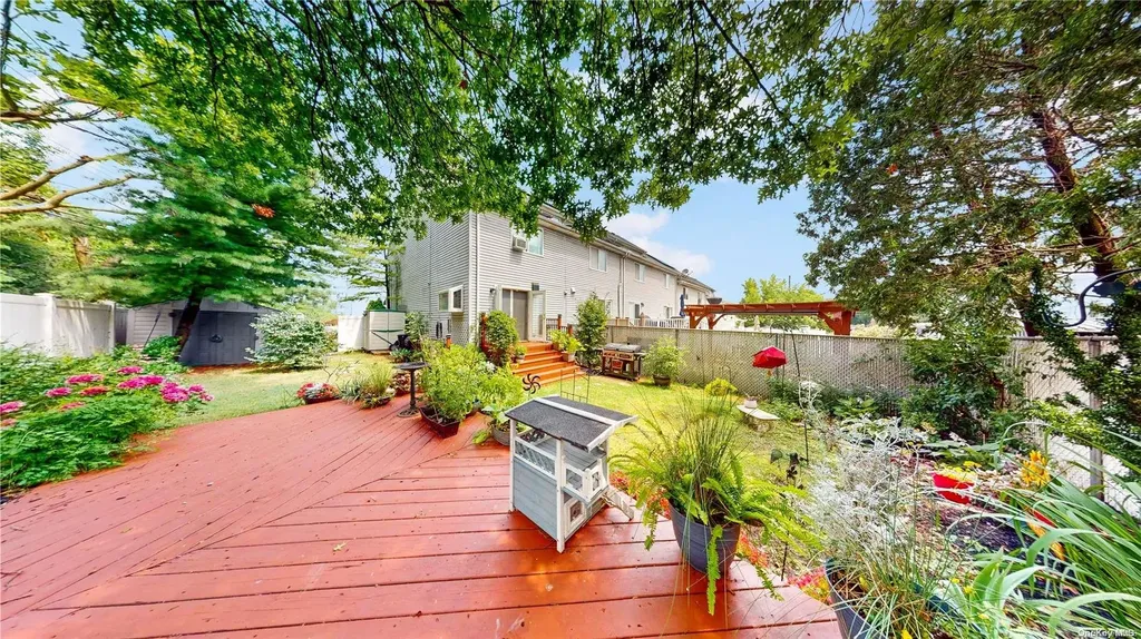 128 Cody Place Staten Island NY 10312