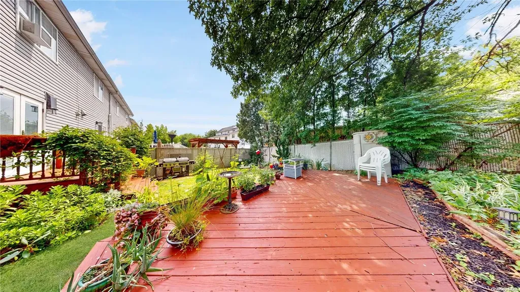 128 Cody Place Staten Island NY 10312