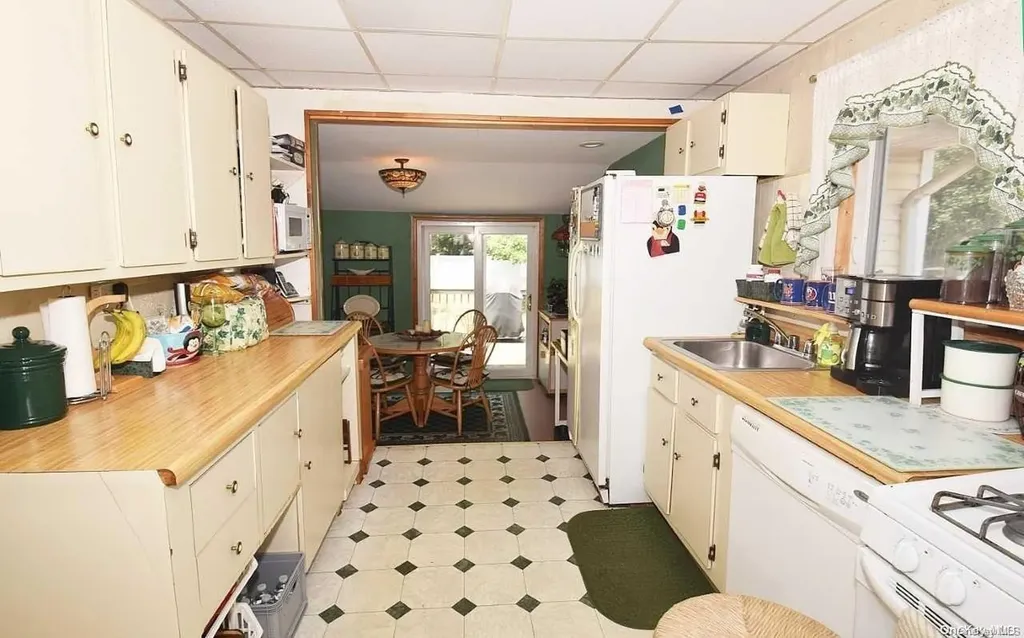 127 17th Street West Babylon NY 11704