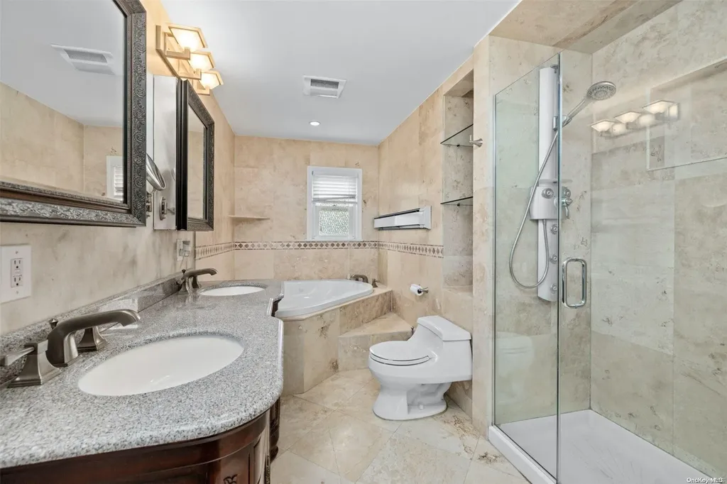 153 33rd Street Lindenhurst NY 11757