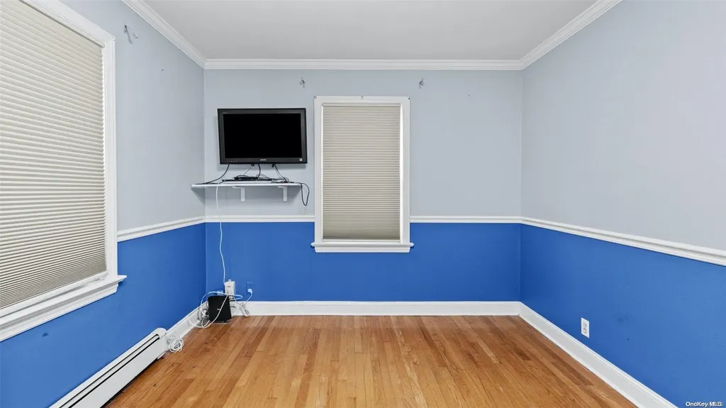 153 33rd Street Lindenhurst NY 11757
