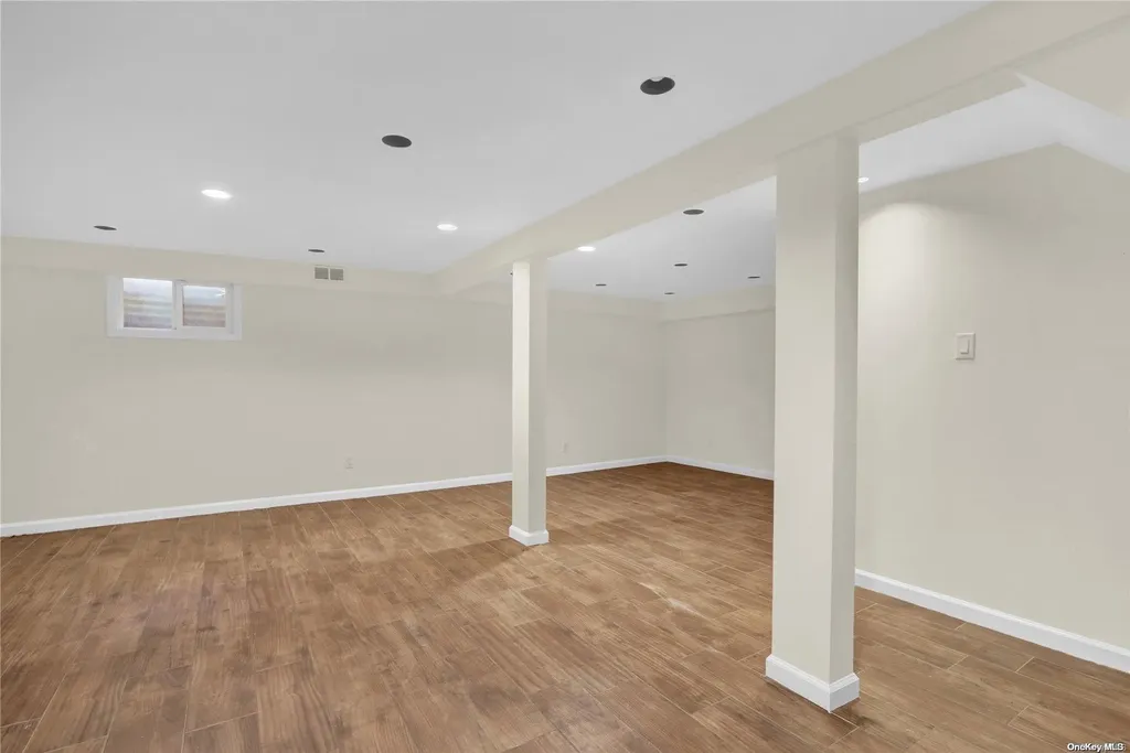 31 Adele Road Cedarhurst NY 11516