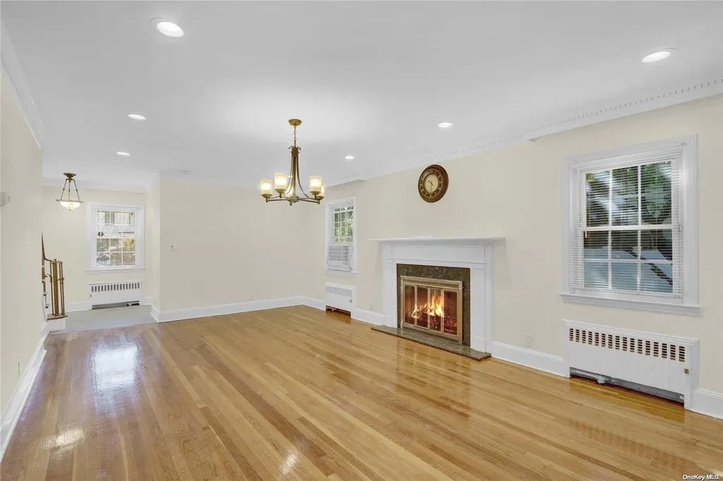 31 Adele Road Cedarhurst NY 11516