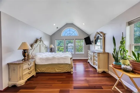 14 Hessian Court South Setauket NY 11720