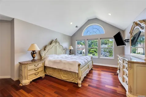 14 Hessian Court South Setauket NY 11720