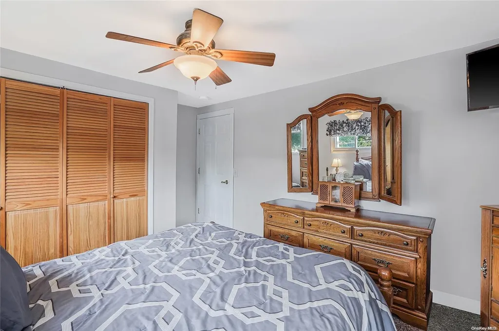 22 Page Lane Westbury NY 11590