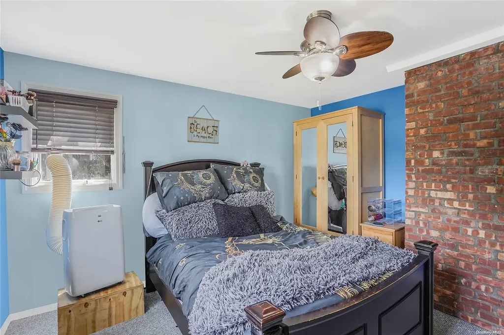 22 Page Lane Westbury NY 11590