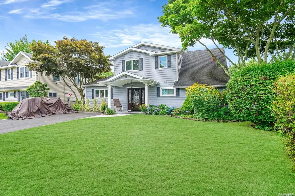 22 Page Lane Westbury NY 11590