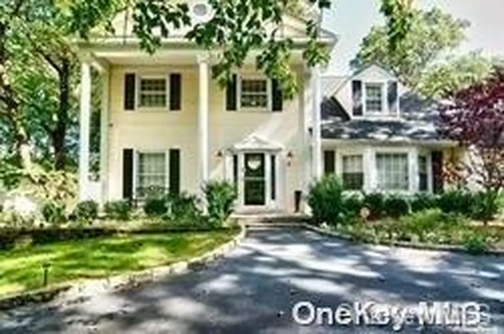 5 Daell Lane Centereach NY 11720