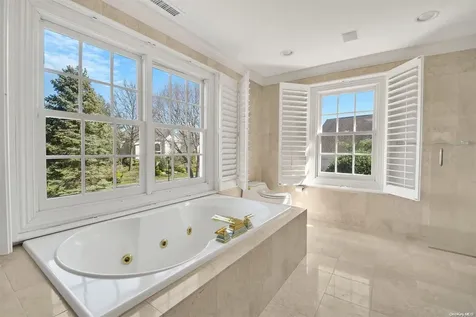 16 Stone Hill Drive N Manhasset NY 11030