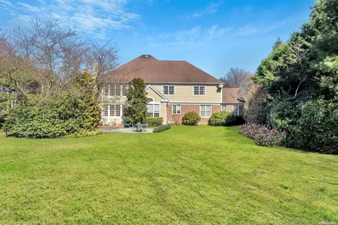 16 Stone Hill Drive N Manhasset NY 11030
