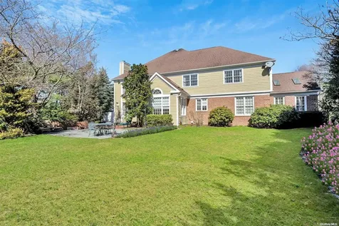 16 Stone Hill Drive N Manhasset NY 11030