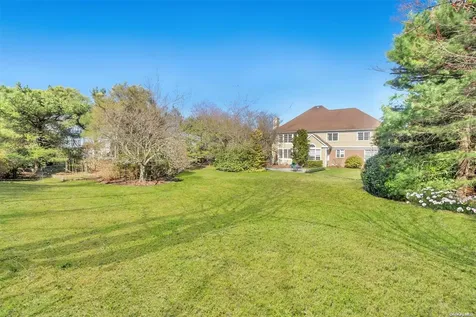 16 Stone Hill Drive N Manhasset NY 11030