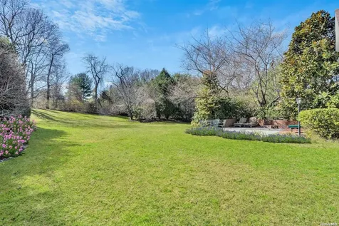 16 Stone Hill Drive N Manhasset NY 11030