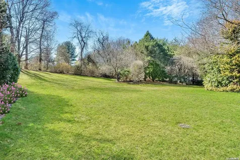 16 Stone Hill Drive N Manhasset NY 11030