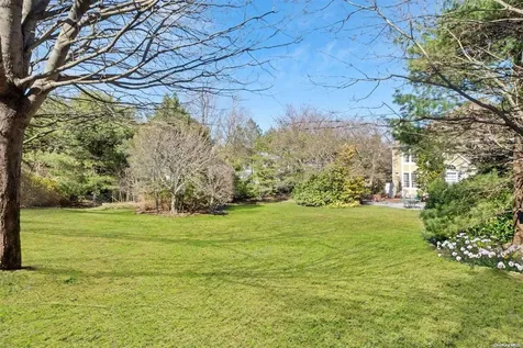 16 Stone Hill Drive N Manhasset NY 11030