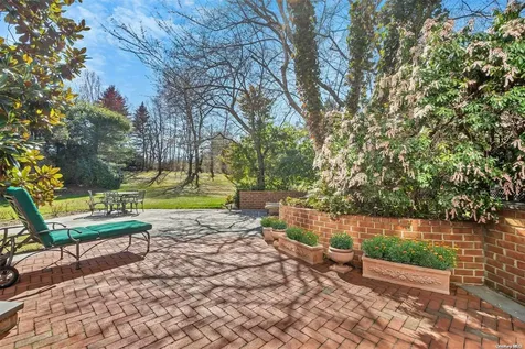 16 Stone Hill Drive N Manhasset NY 11030