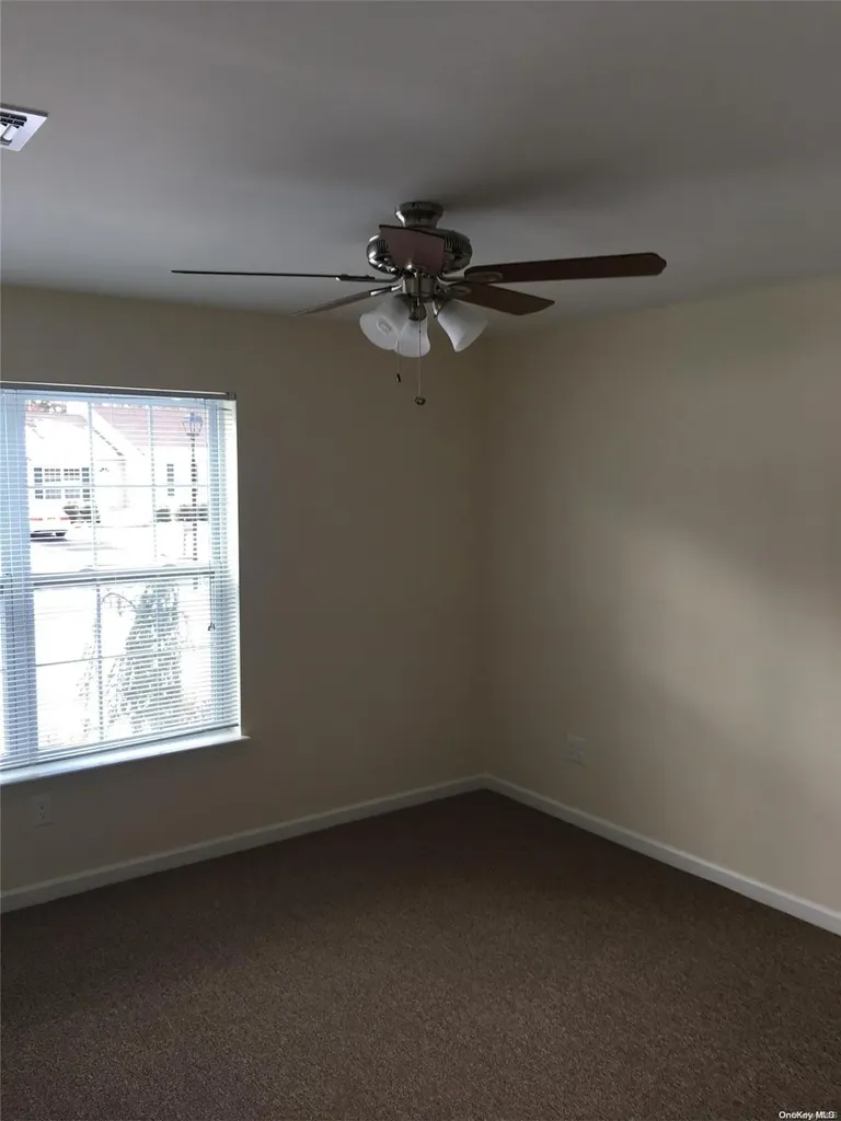 5 Macintosh Lane Selden NY 11784