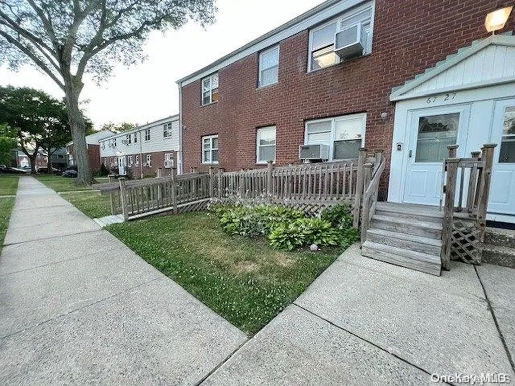 67-27 218 Street Bayside NY 11364