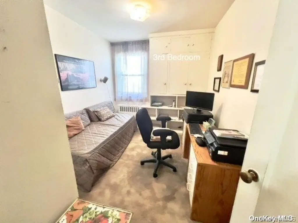 67-27 218 Street Bayside NY 11364