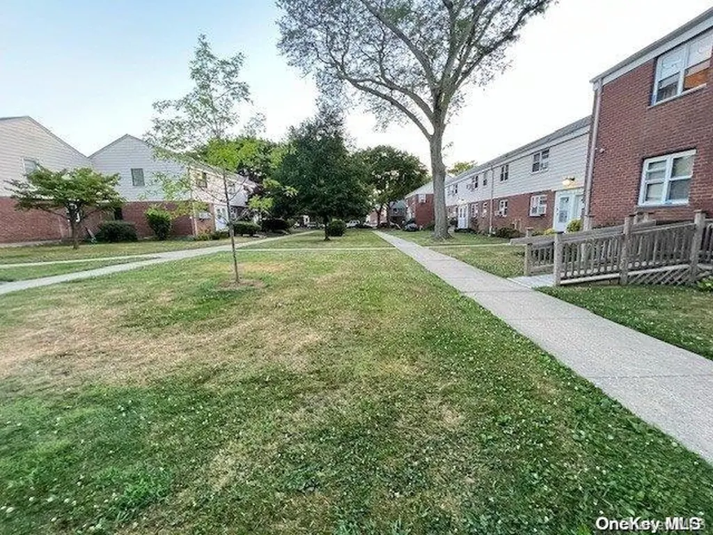 67-27 218 Street Bayside NY 11364