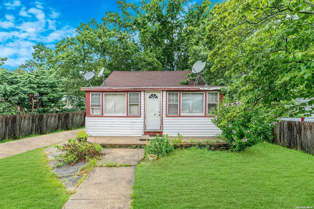 164 Riverside Avenue Riverhead NY 11901