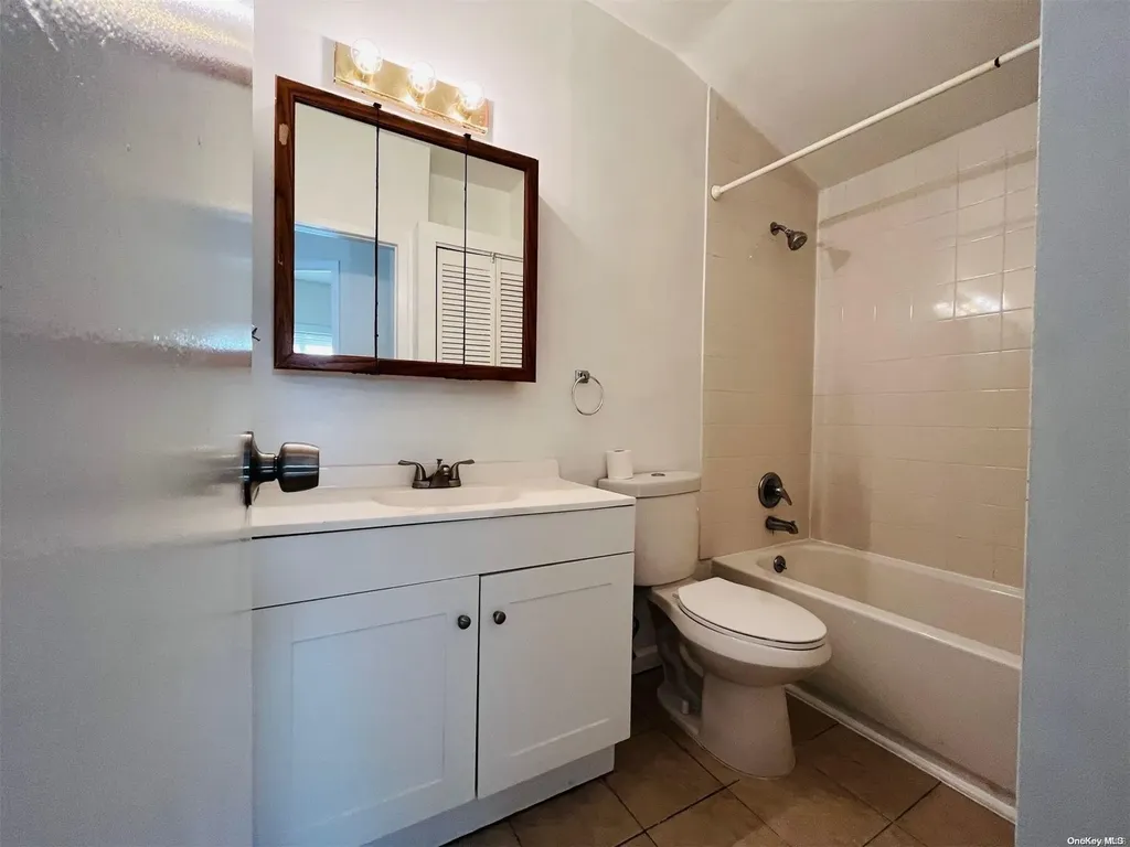 559 Taylor Avenue East Patchogue NY 11772