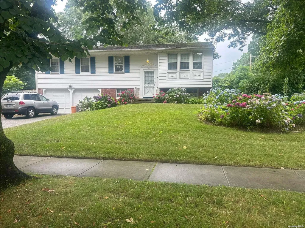 10 Dewey Road Commack NY 11725