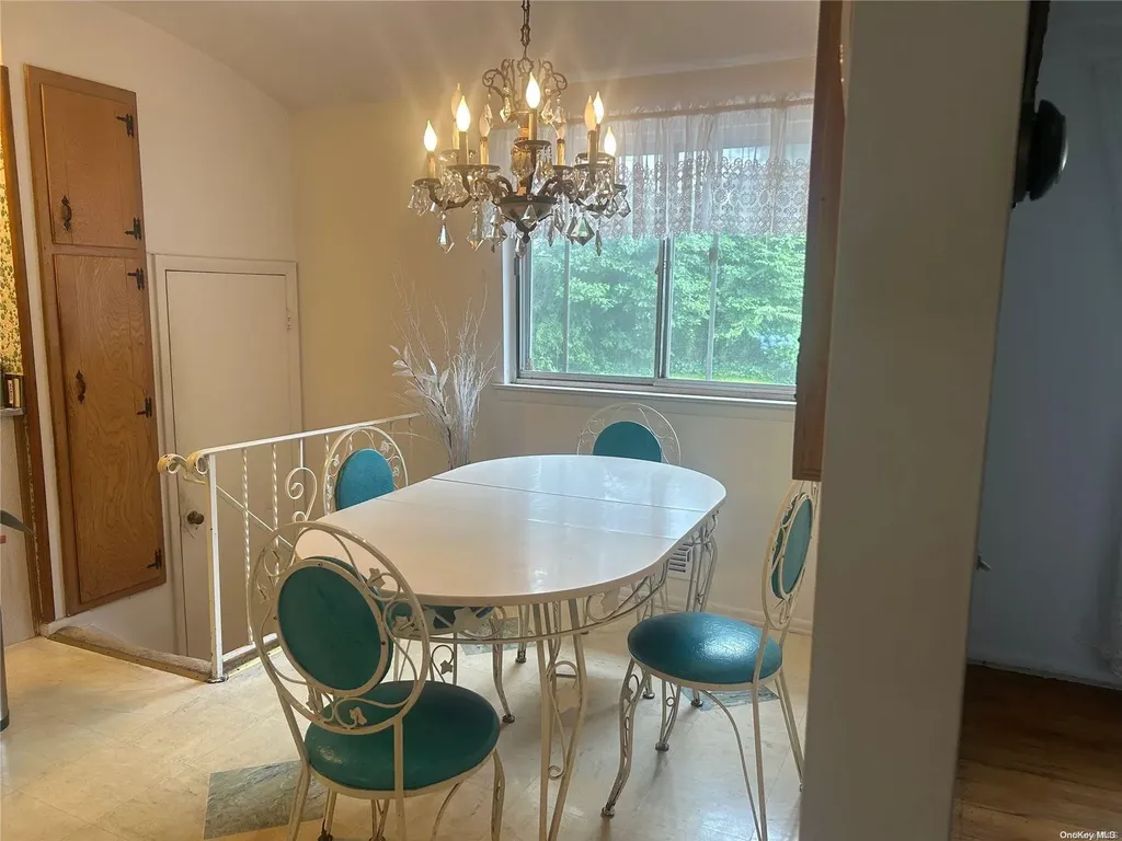 10 Dewey Road Commack NY 11725