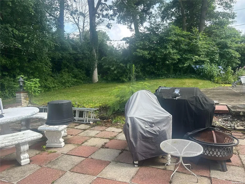 10 Dewey Road Commack NY 11725