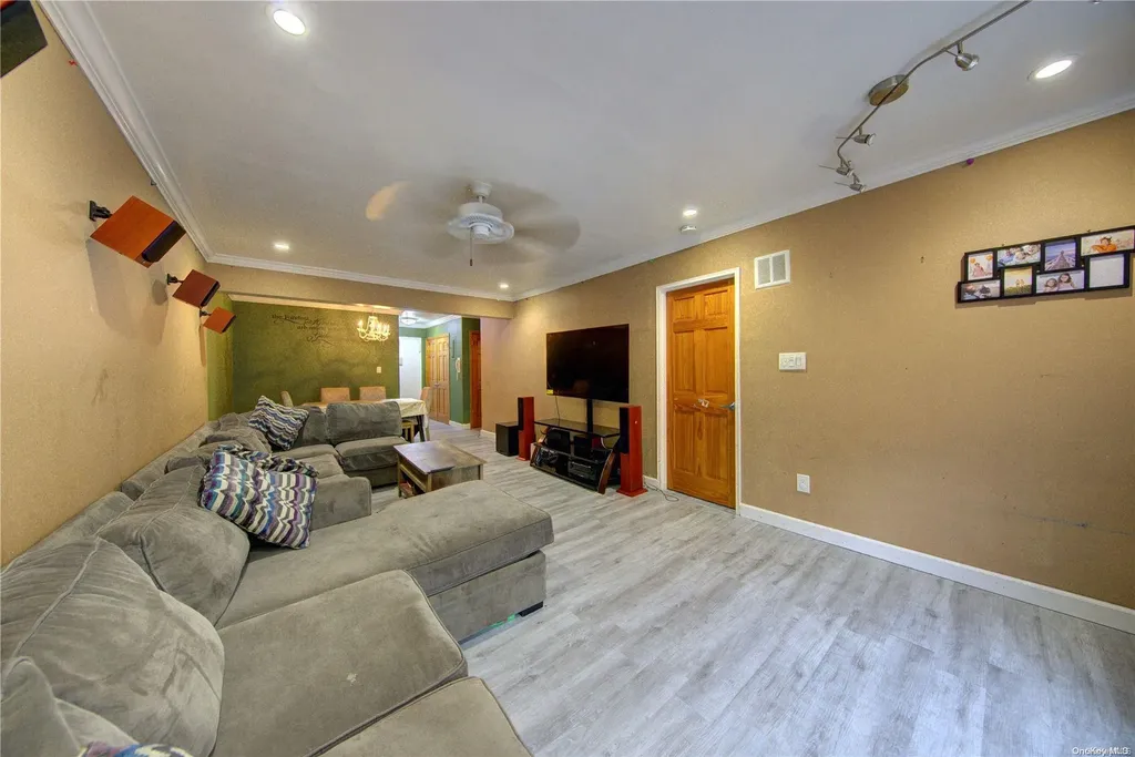 110 Brooklyn Avenue Freeport NY 11520