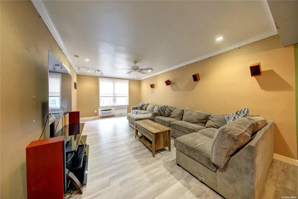 110 Brooklyn Avenue Freeport NY 11520
