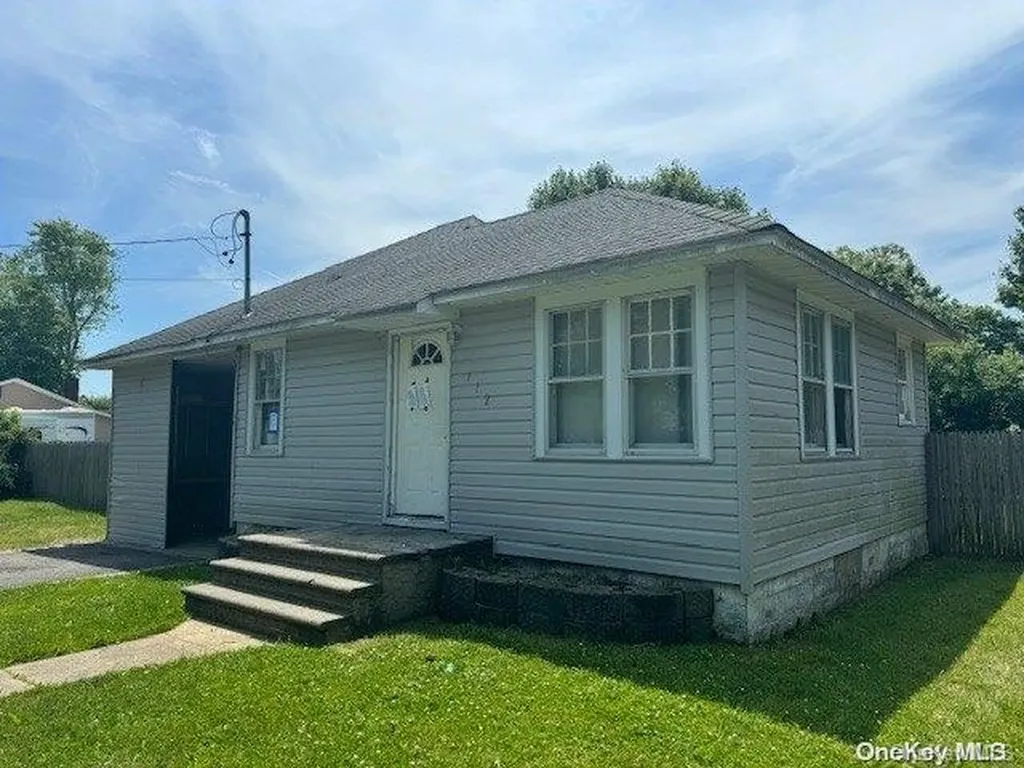 112 Diana Drive Mastic Beach NY 11951
