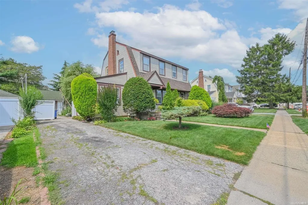 42 Hilbert Street Hempstead NY 11550