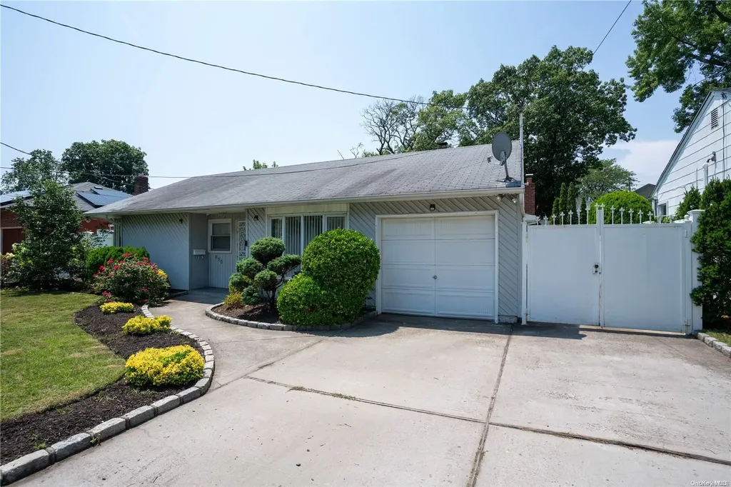 890 Edwards Boulevard Valley Stream NY 11580