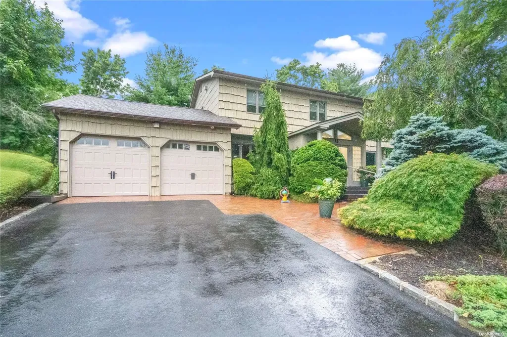 13 Dix Circle Dix Hills NY 11746