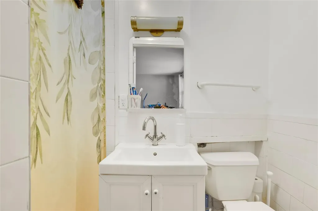 25-37 48th Street Astoria NY 11103