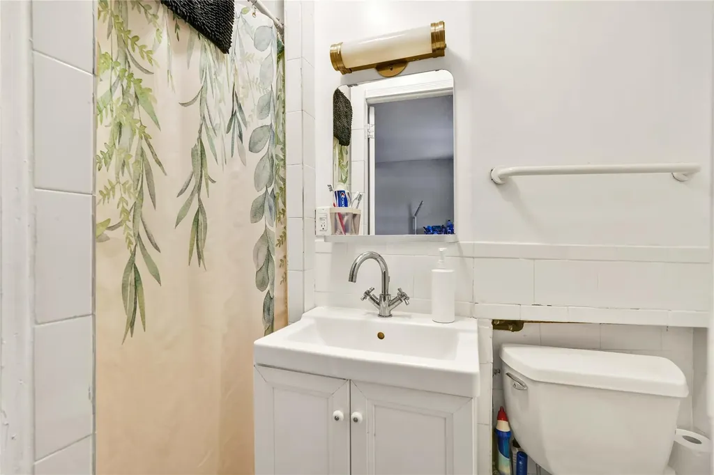25-37 48th Street Astoria NY 11103